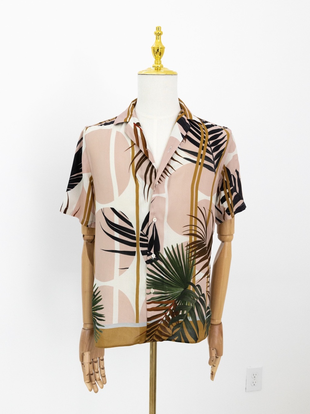 Zara men’s Tropical Print Short Sleeve Button-Up Top - Blush